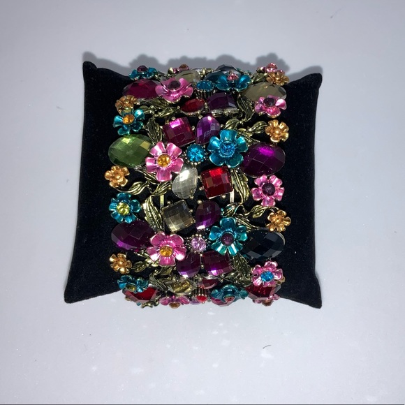Floral Cuff Bracelet - Picture 3 of 9